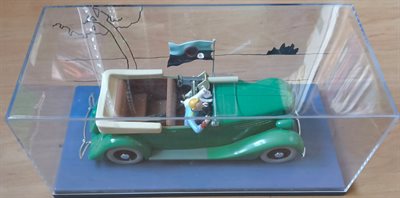 Kuifje - De mitrailleur auto uit Het gebroken oor- Hachette (schaal 1-24)