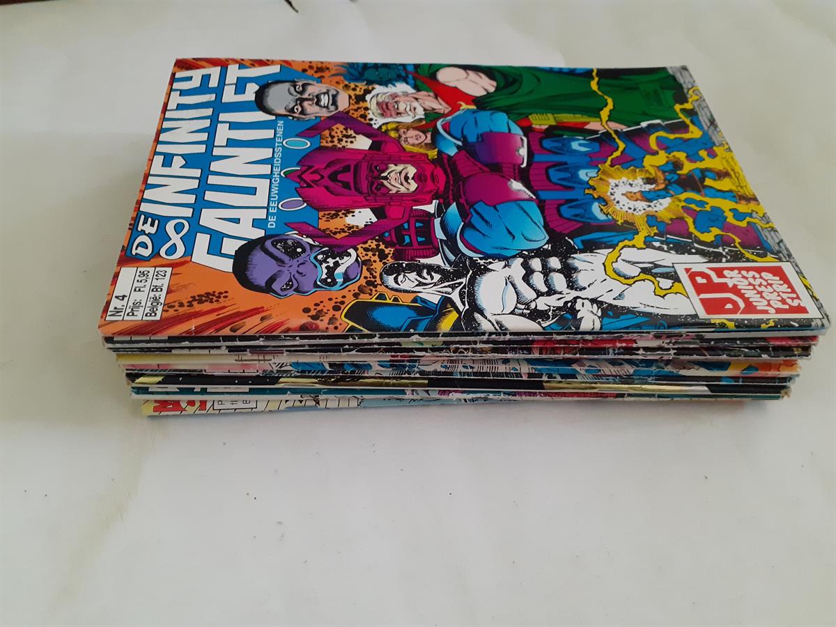 De Infinity reeks - War - Gauntlet en Crusade - compleet - sc